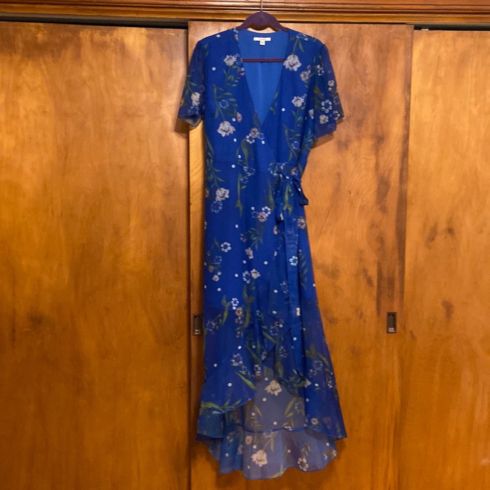 Guess floral high/low wrap dress. 100% polyester